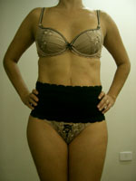 Lingerie com a calça sobre a calcinha